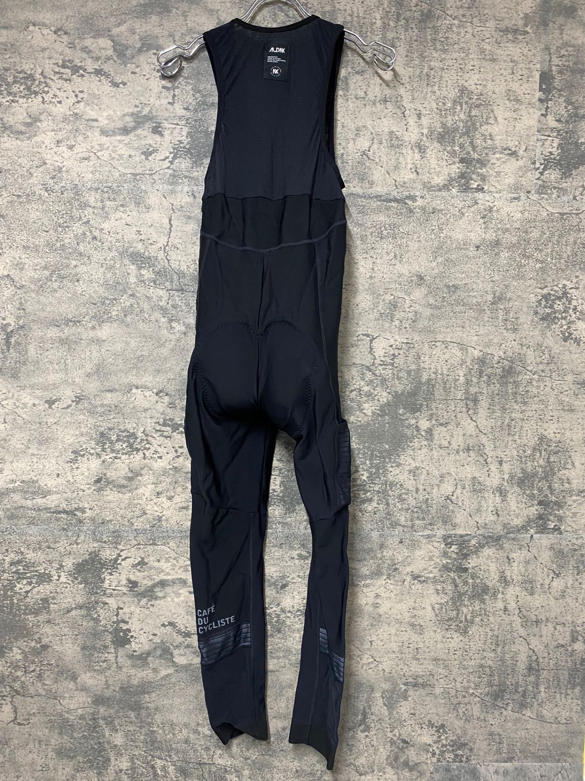 黒
