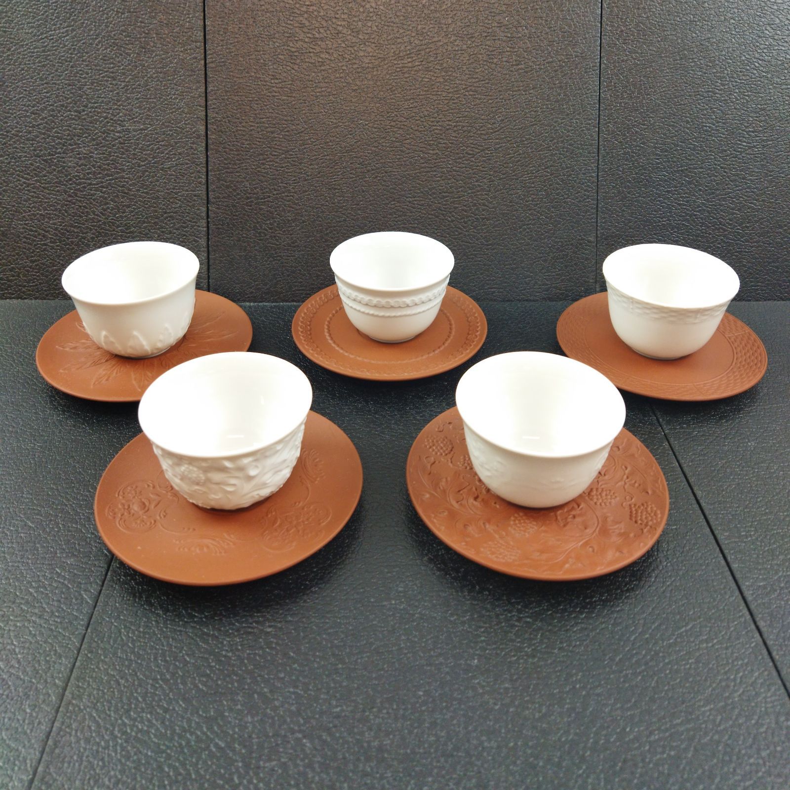 Meissenマイセン歴代双剣マーク茶器セット煎茶碗炻器茶托(6客)共箱希少美品 Meissenマイセン歴代双剣マーク茶器セット煎茶碗炻器茶托(6客
