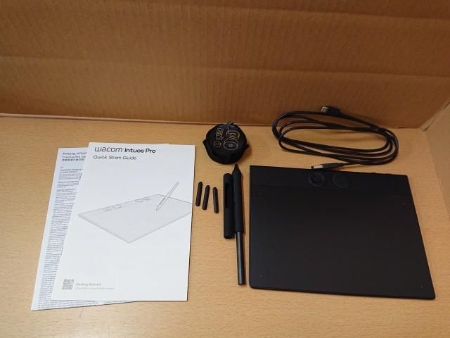 ♥品 Wacom PTK470 Intuos Pro Small PTK470K0C ブラック 製 ペンタブレット ワコム