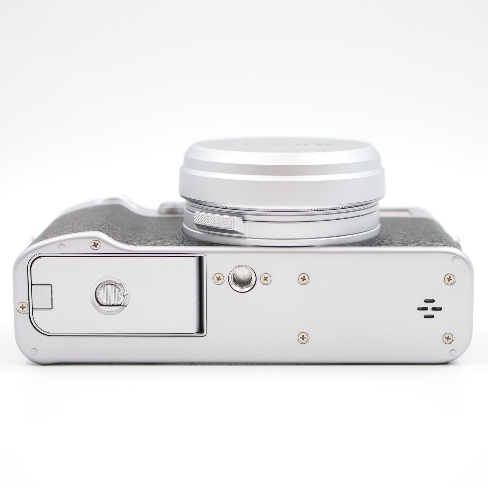 Fujifilm x100ⅵ シルバー（メカシャッター０回）2カ国語対応 正規品 Fujifilm x100ⅵ シルバー（メカシャッター0回）2カ国語対応