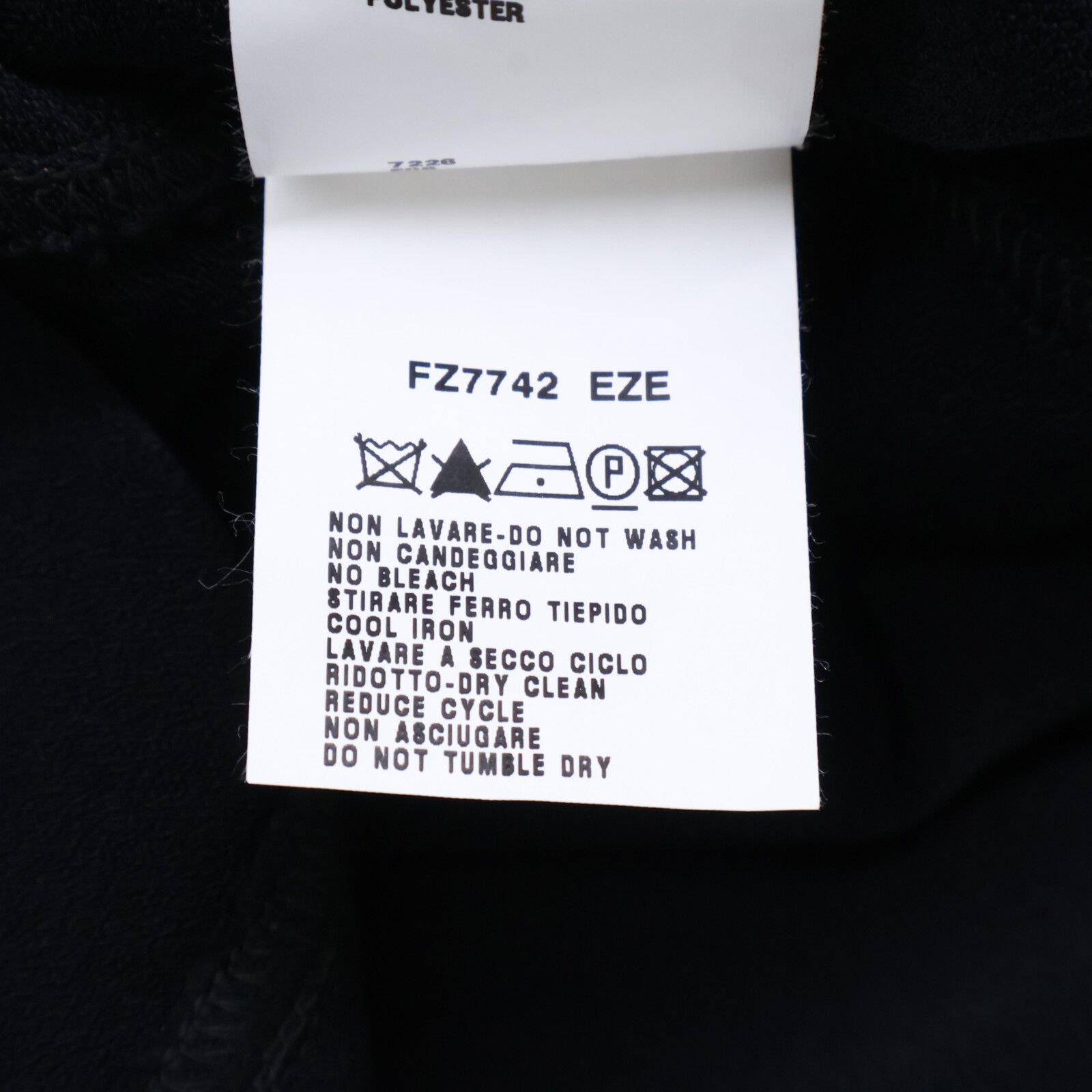 FENDI フェンディ