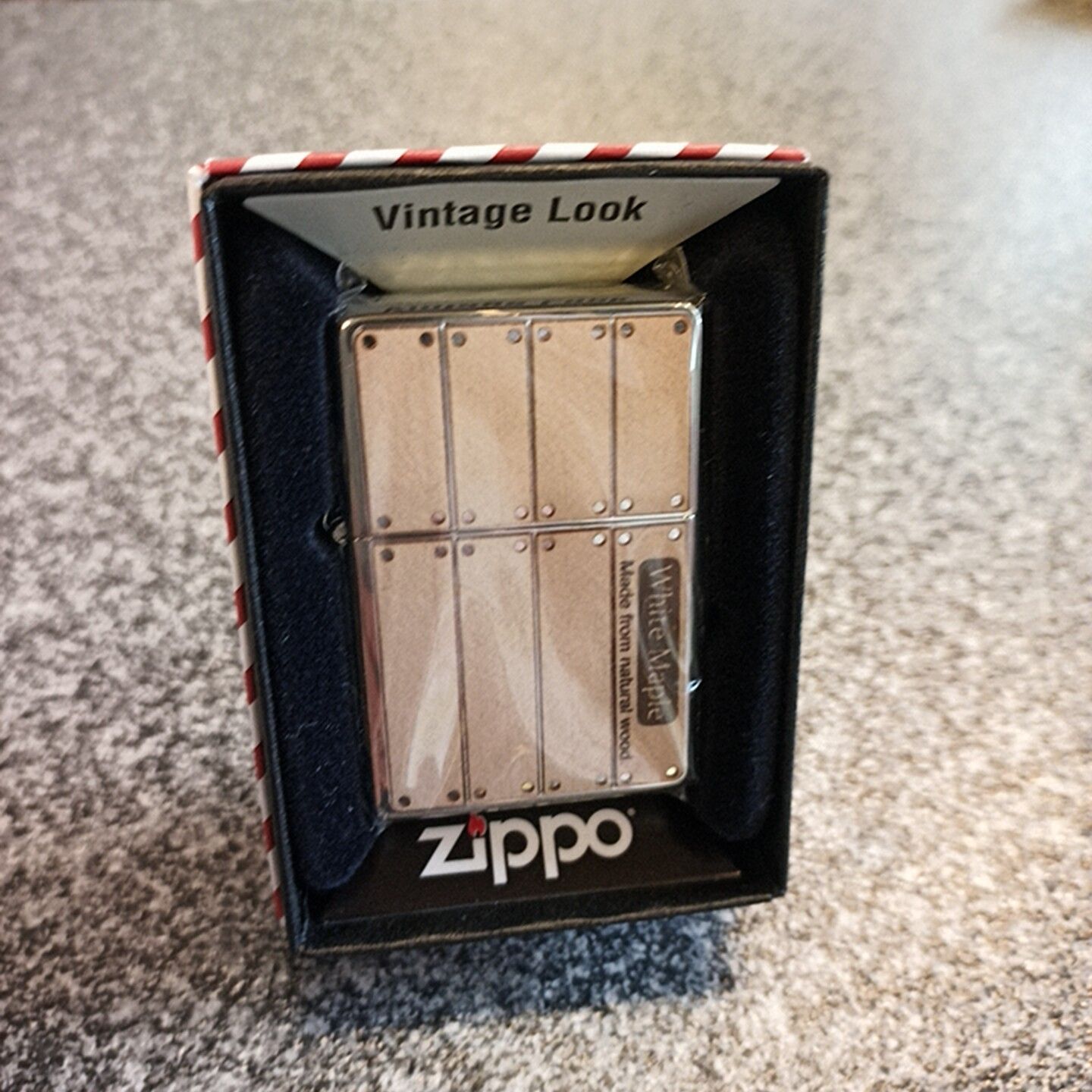 ZIPPO】 ｳｯﾄﾞｺﾝﾃﾅ ﾎﾜｲﾄﾒｰﾌﾟﾙ - メルカリ