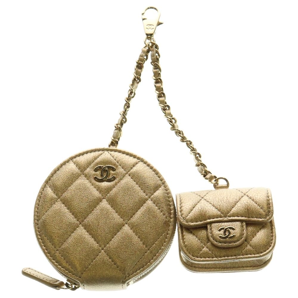 CHANEL シャネル 2025 イヤーズギフト マトラッセ ココマーク コインケース AirPods バッグチャーム ラムスキン ゴールド金具 ランダムシリアル シャンパンゴールド レディース