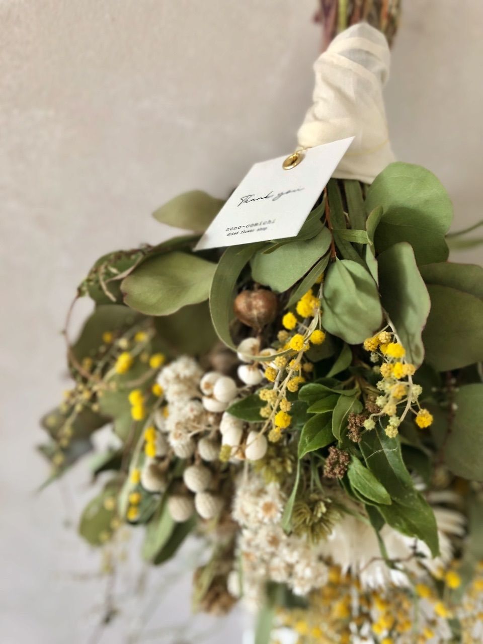 spring | breath of - ミモザとフランネルフラワーのスワッグ 37cm 