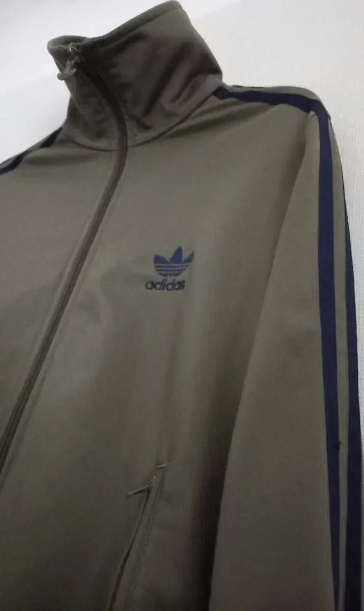 adidas アディダス じんかき カーキ トラックトップス ジャージ ジップアップジャージ 90 S