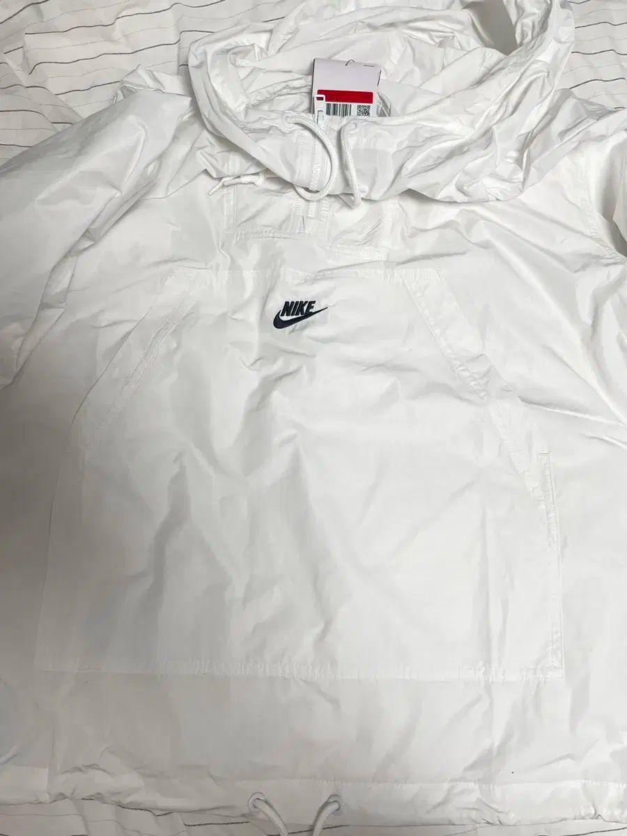 Nike(ナイキ） アノラック 新品