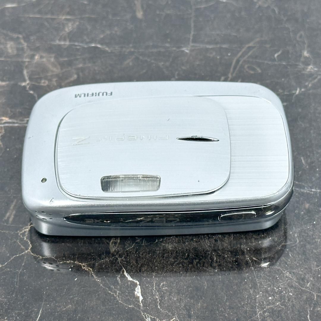 Fujifilm FinePix Z37 シルバー 富士フイルム、デジタルカメラ