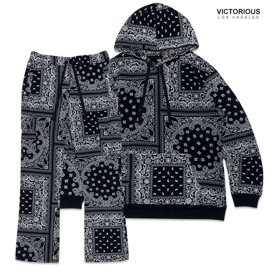 VICTORIOUS LA BANDANA FLEECE SET UP【BLACK】(メンズ 大きいサイズ スウェット プルオーバー フーディー パーカー カーゴパンツ ペイズリー バンダナ ブラック 黒 セットアップ ストリート HIPHOP ヒップホップ)