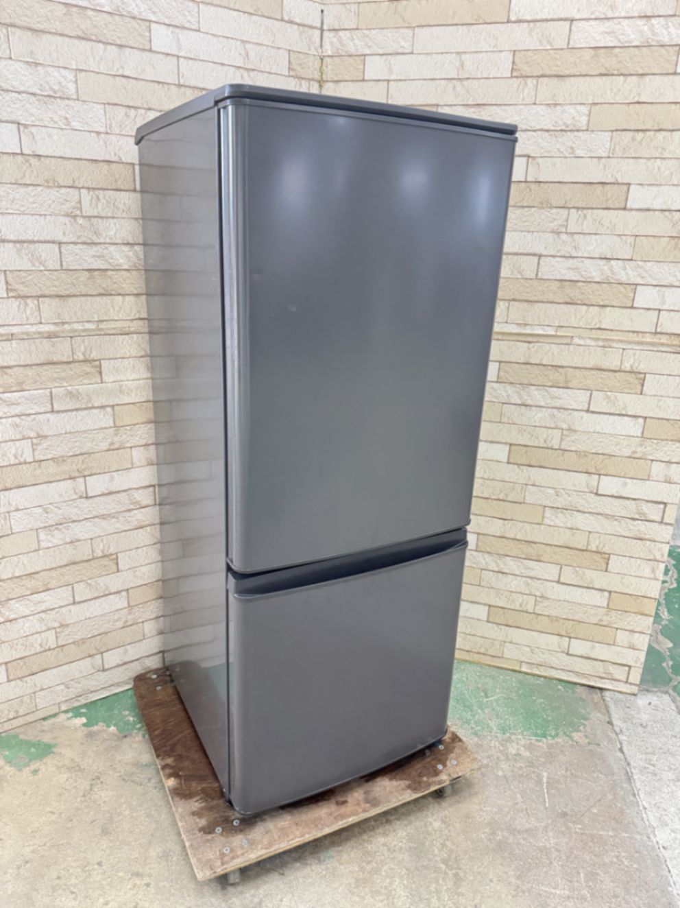 高年式 大阪送料無料 3か月保障付き 冷蔵庫 三菱 2ドア 2025年 MR-P15J-H OR-5