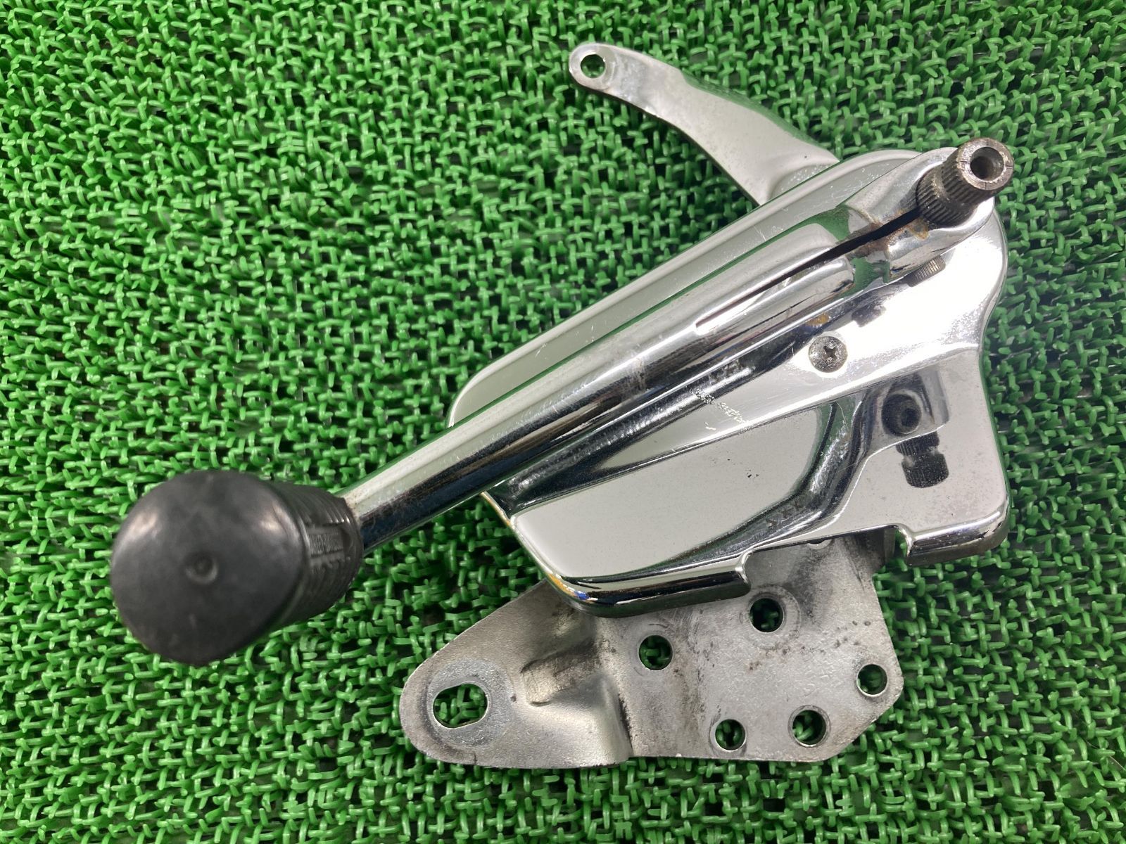 FLSTC ステップ 左 ハーレー 純正 中古 バイク 部品 ソフテイル 87-99年 シフトペダル ホルダー ブラケット 車検 Genuine