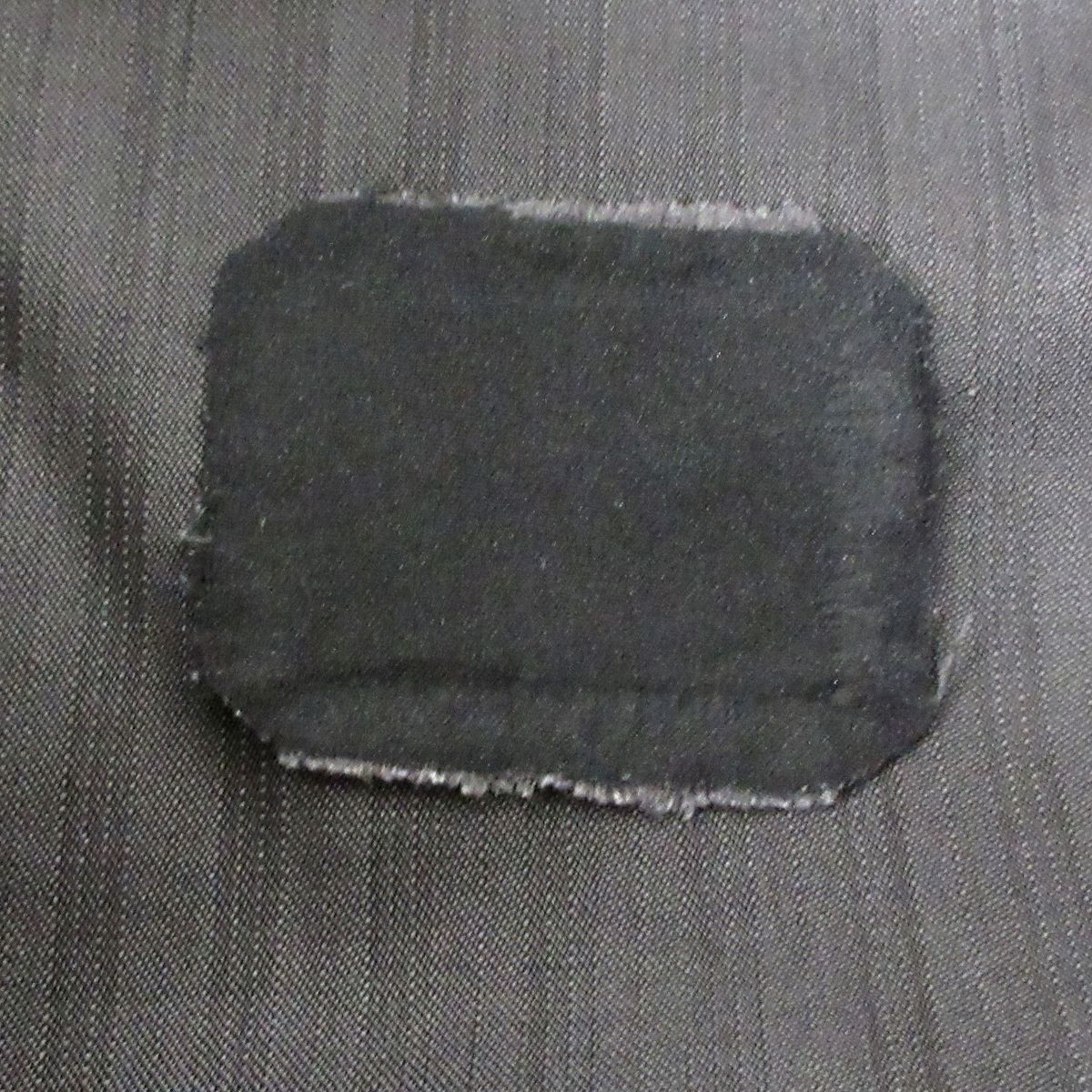 - ダークグレー