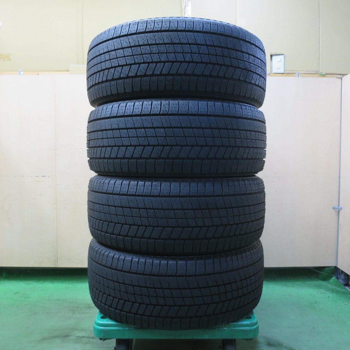 22年 スタッドレス 245 50R19 ブリヂストン ブリザック VRX3 タイヤ 19インチ レクサス LS BMW 等 5082606イスタ