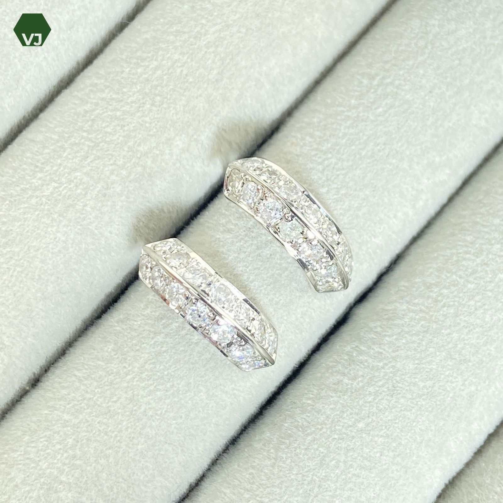 27-11】ダイヤモンド ピアス D0.72ct【中古】【PT850】☆By vivid-J 