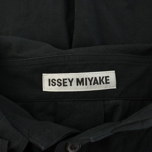 イッセイミヤケ ISSEY MIYAKE ハイネックプリーツトップス