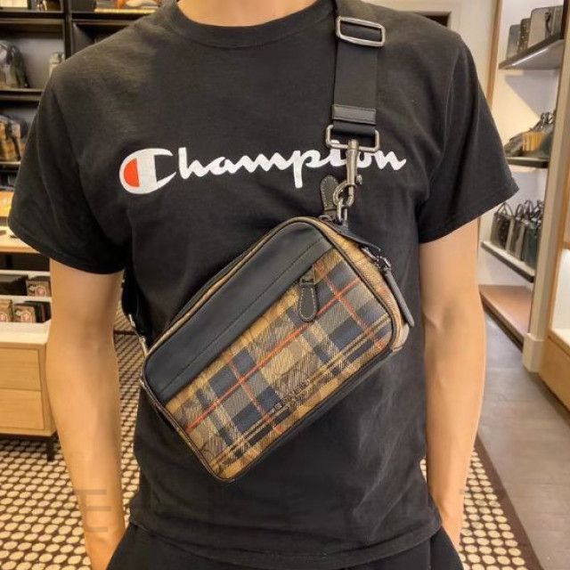 COACH（コーチ）チェック柄 ショルダーバッグ/クロスボディバッグ 保存袋付属 新品未使用 F83024 - メルカリ