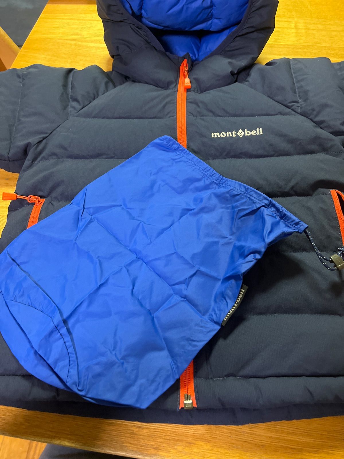 美品【mont-bell】ウィンドストッパー ダウンパーカ Kid's 120 ウィンドストッパー ダウンパーカ Kid's 100-120 mont-bell