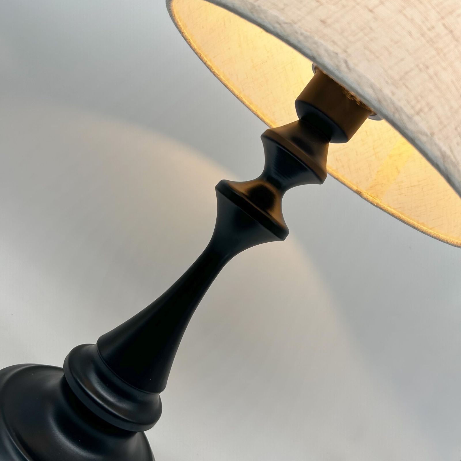 ナイトスタンド テーブルランプ