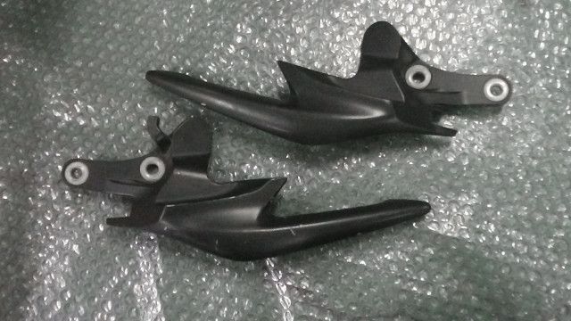 CBR250R ABS MC41-1401xxx の リアキャリア 左右 :#1715648899 - メルカリ