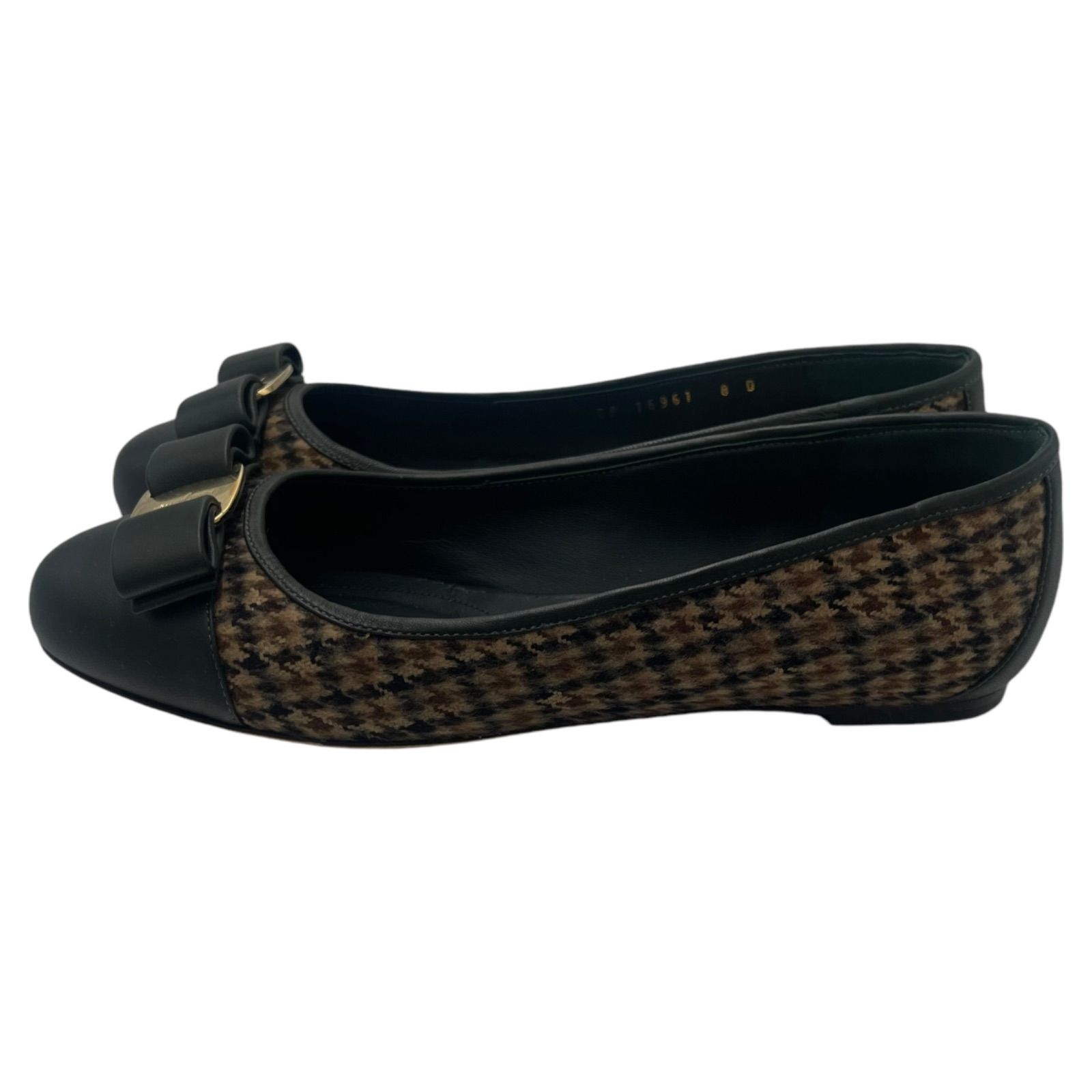 ferragamo VARA ヴァラ パンプスチェック ferragamo VARA ヴァラ パンプスチェック