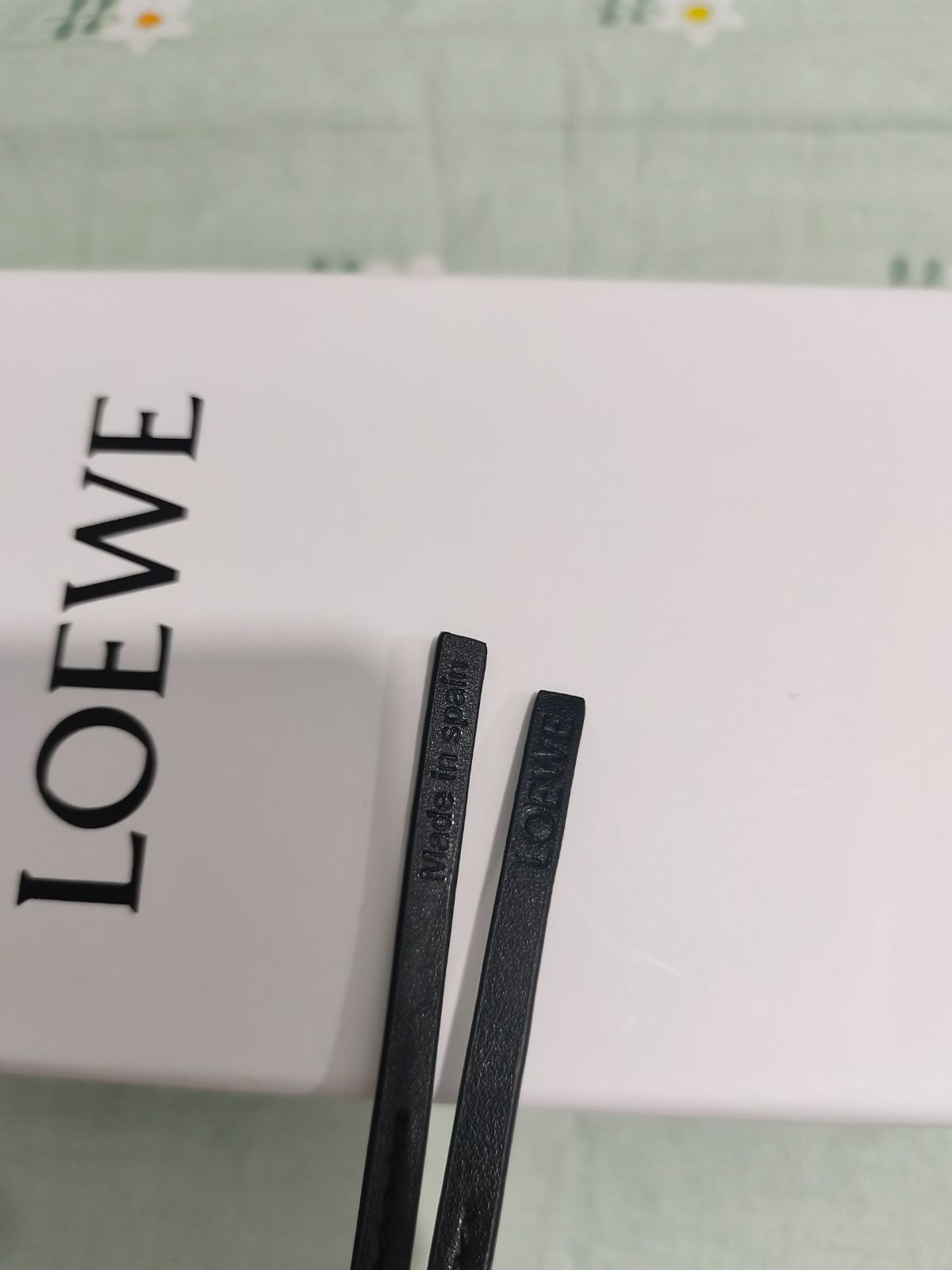 🦋お勧め🦋ロエベ　LOEWE チャーム　新品❣️未使用❣️送料無料♫フェルト&カーフスキン　箱付き