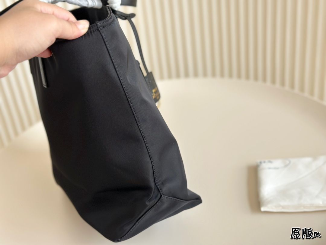 PRADA エコバッグナイロントートバッグ 今日特価】Prada ナイロン トートバッグ 送料無料 限定セール