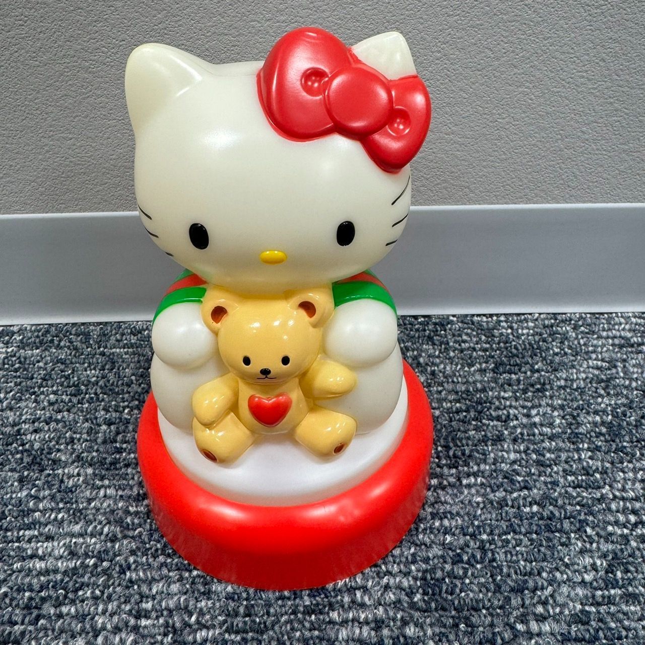 ハローキティ キャラクターランプ レトロ プッシュライト TKID