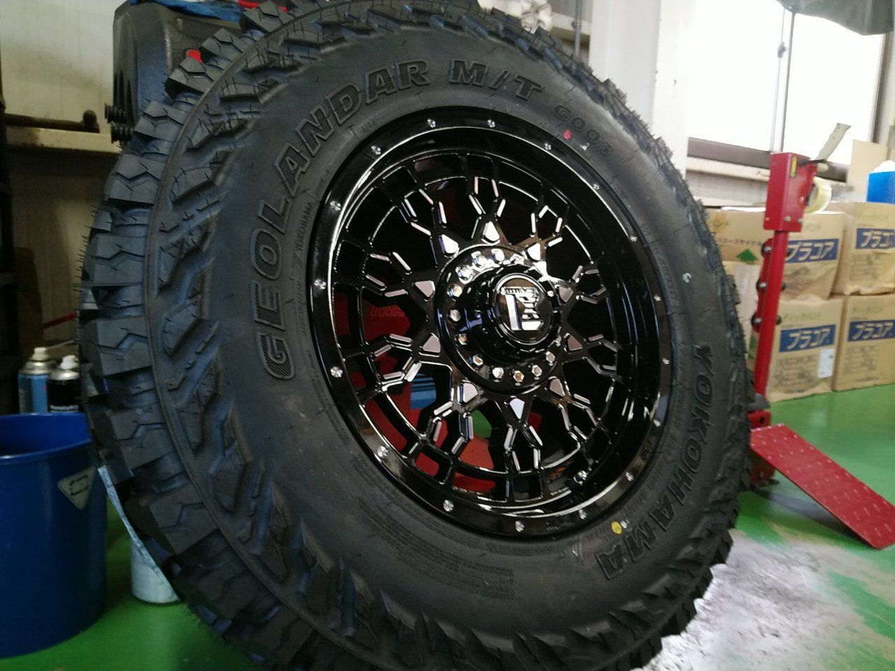 ラングラー JK JL タイヤホイールセット 新品4本セット LEXXEL PreDator ヨコハマタイヤ ジオランダーM/T 265/70R17  285/70R17 - メルカリ