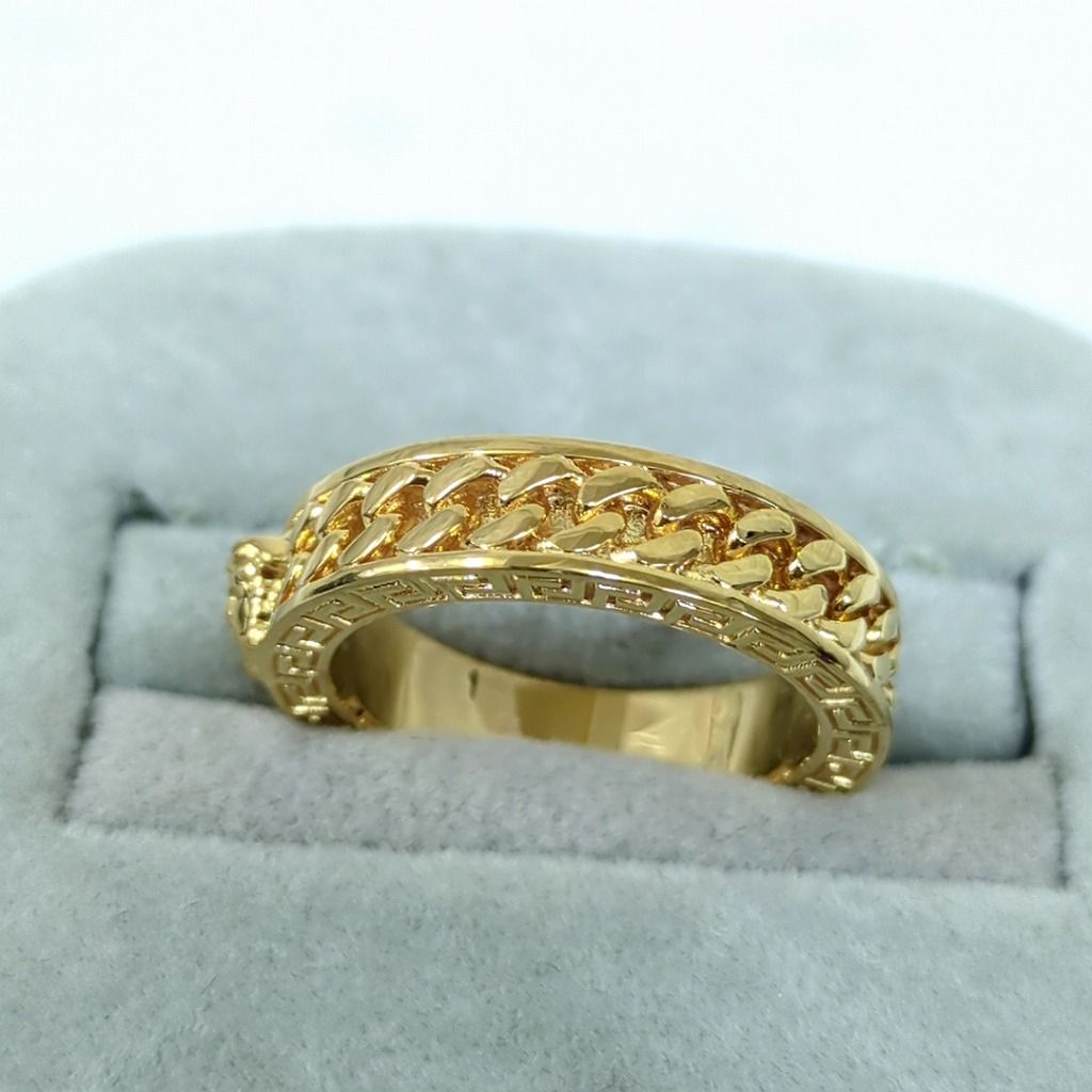 VERSACE ヴェルサーチ リング メデューサ ゴールドカラー　約21号 VERSACE ヴェルサーチ リング メデューサ ゴールドカラー 約21号
