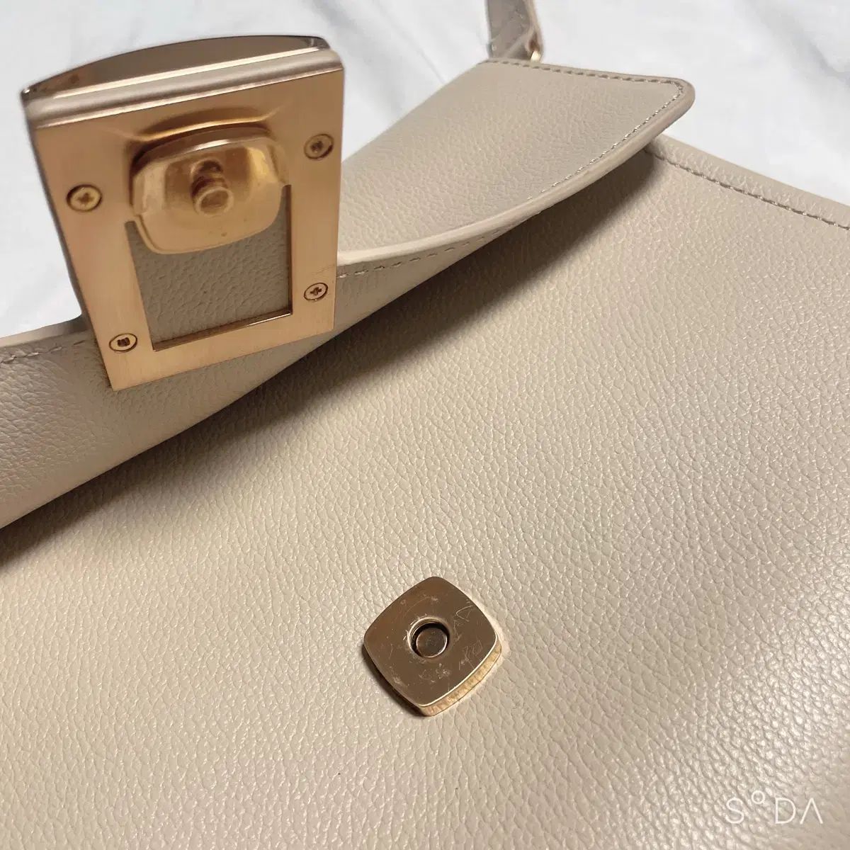 ベージュ クロスバック