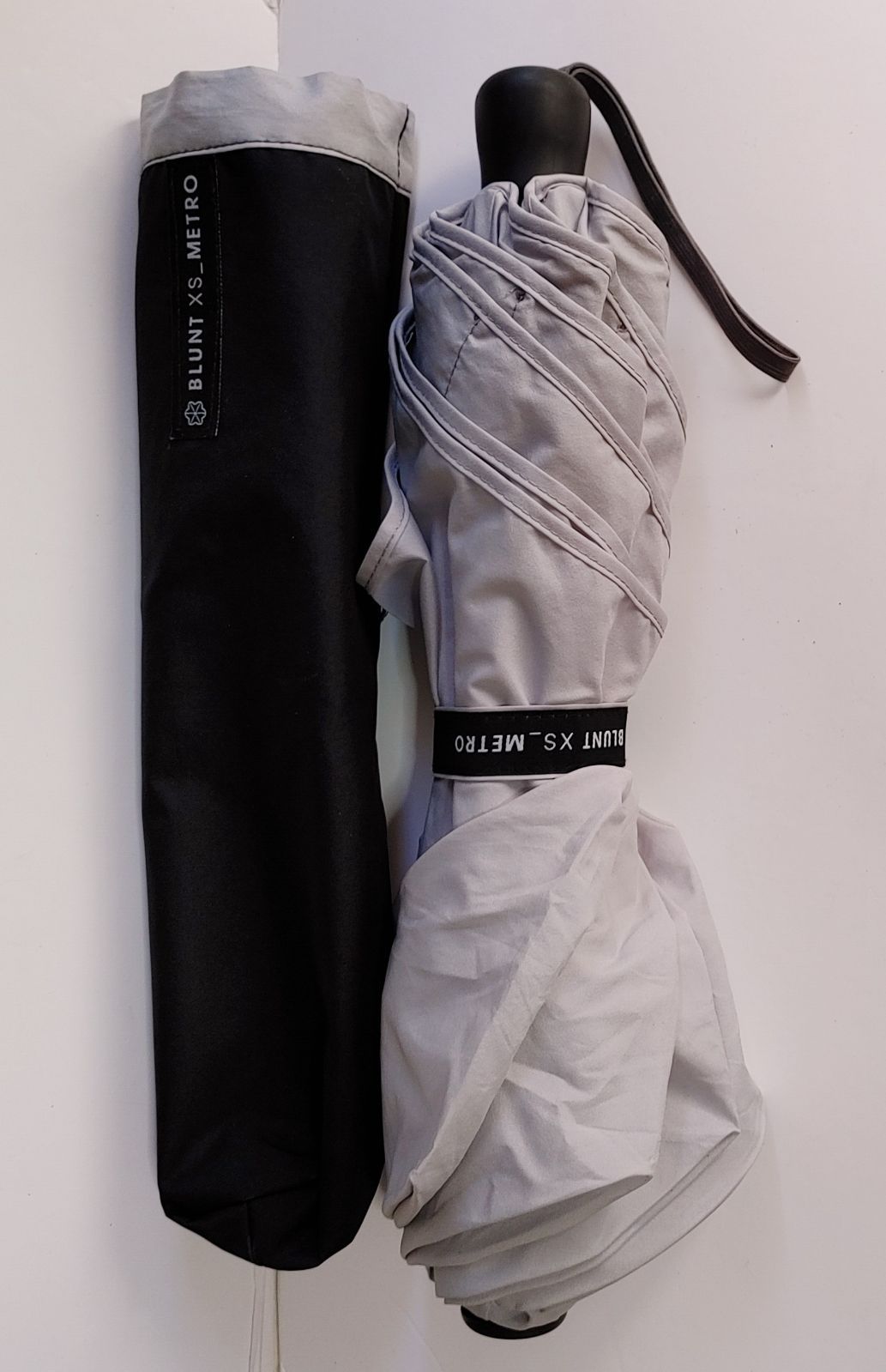 Blunt XS Metro Wind/Storm Proof Collapsible Umbrella – Beezer