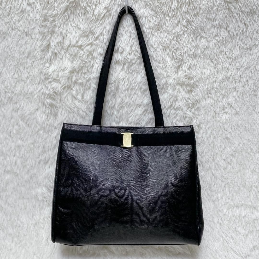 フェラガモ ショルダーバッグ レザー リザード 本革 ブラック ヴァラリボン