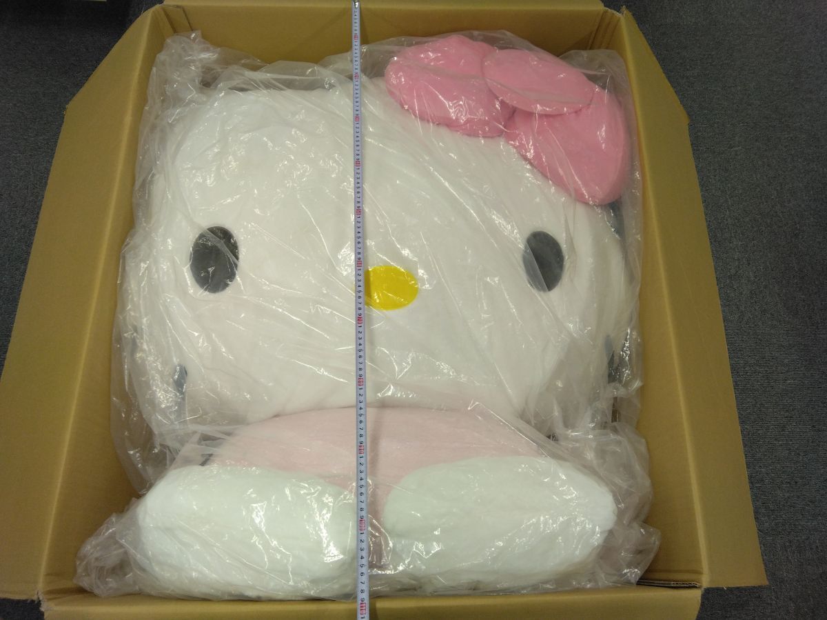 ハローキティ makuakeマクアケ 超BIGふかふかぬいぐるみクッション