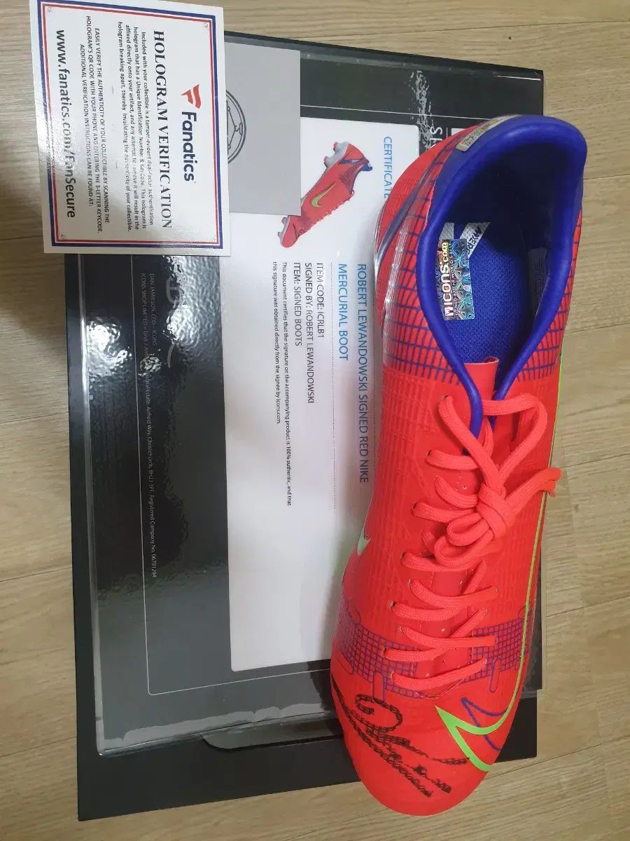 直筆サイン ナイキサッカーシューズ