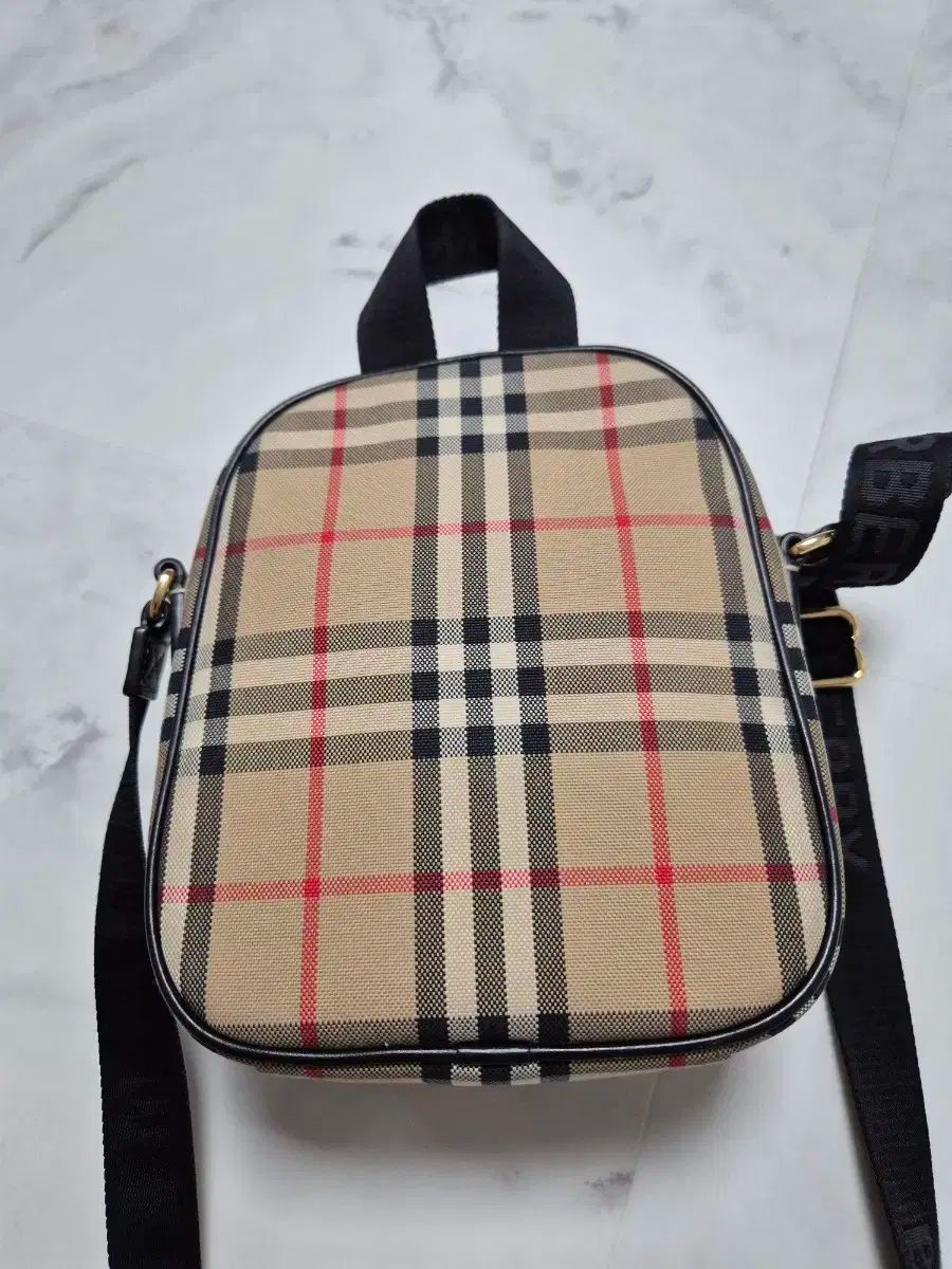 クロスボディーバッグ