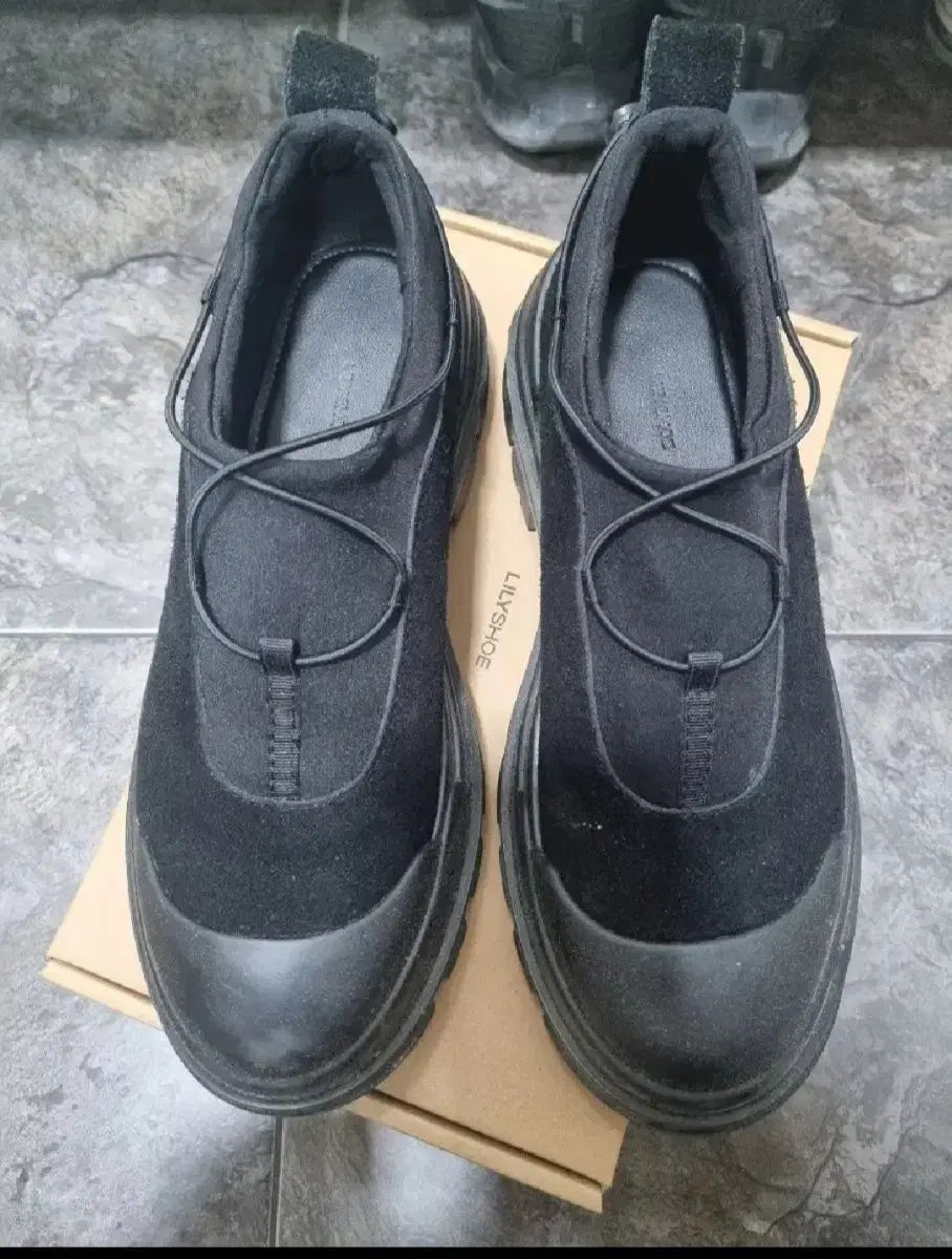 リリーシュー 靴 ハンドメイド 240