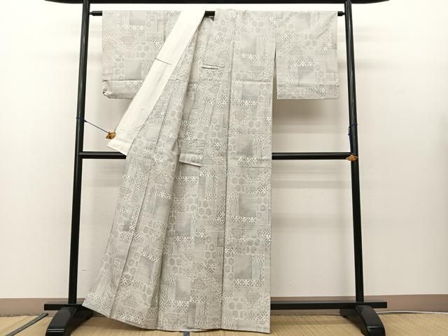 平和屋着物▽本場大島紬 単衣 白大島 9マルキ 色紙重ね花文 正絹 逸品