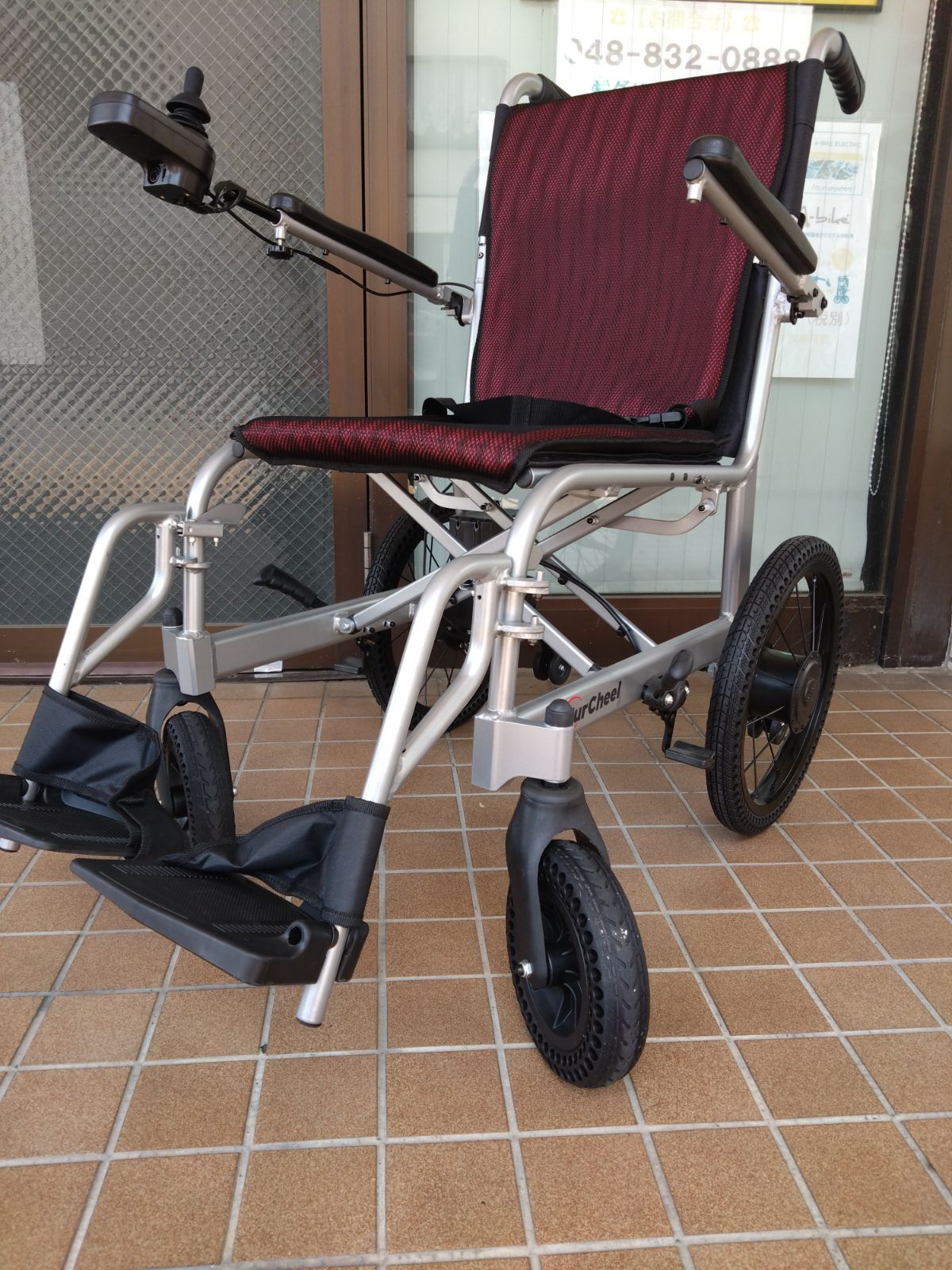 軽量電動車いすモバイドエアー