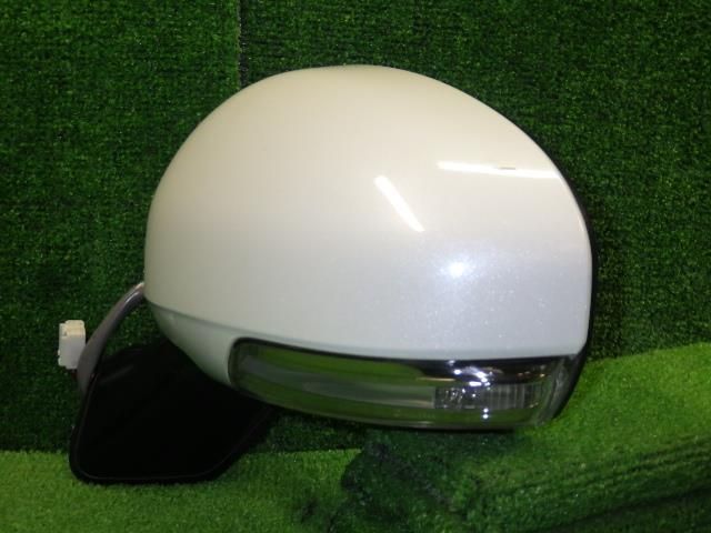 プリウス DAA-ZVW30 左サイドミラー 070 白パール 電動格納 ウィンカー ヒーター付 9ピン 87940-47150 9130