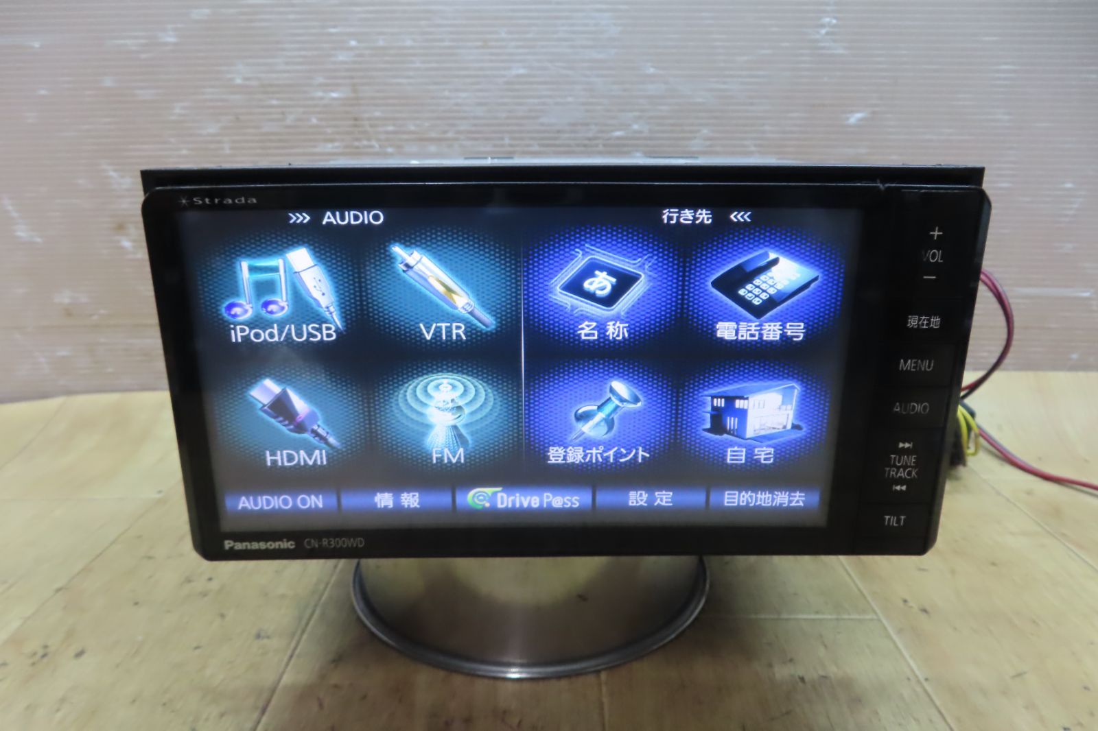 付 F3856 パナソニック CN-R300WD SDナビ 地図2013年 地デジフルセグ内蔵 Bluetooth内蔵 CD DVD再生OK