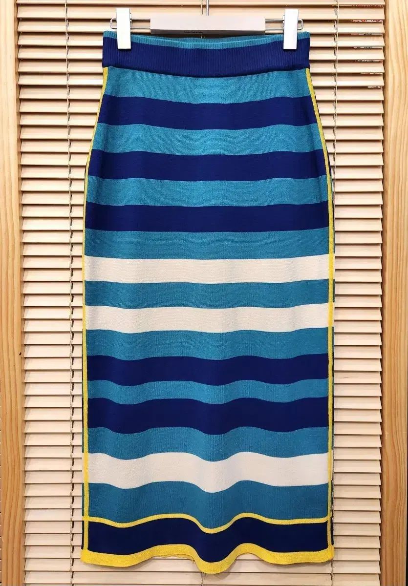 オズセカンド マルチ ボーダー柄 ニットスカート 55