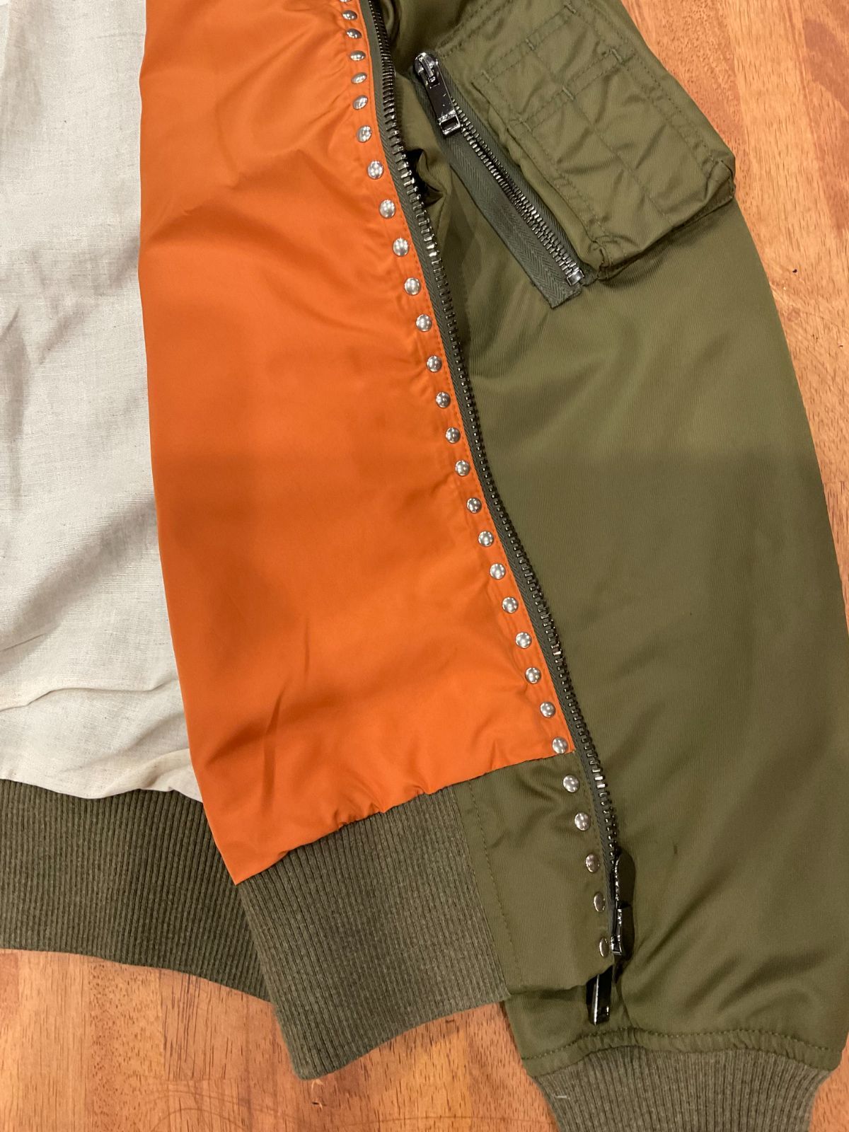 ヴァレンティノ スタッズ