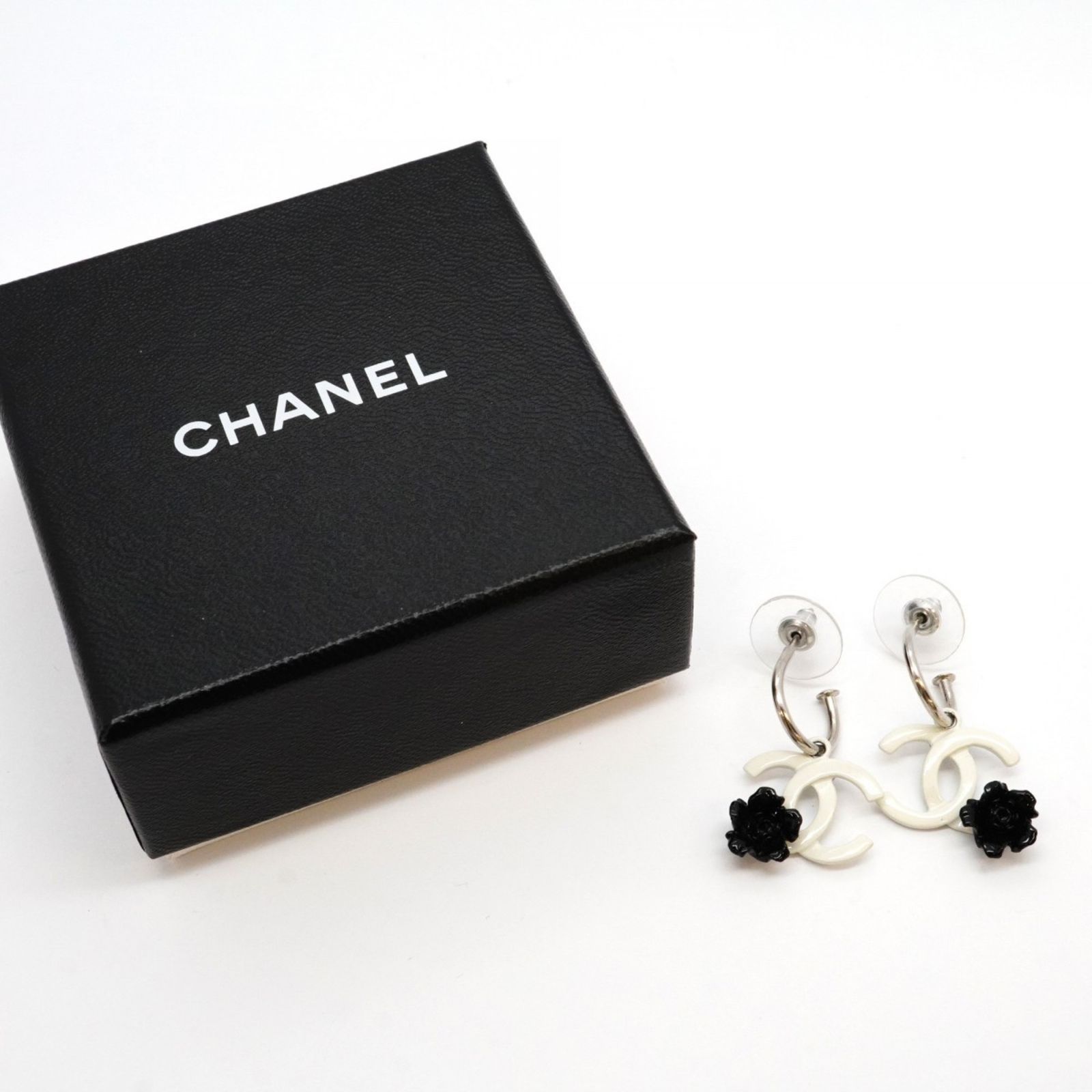 シャネル(Chanel) シャネル ピアス ココマーク カメリア メタル