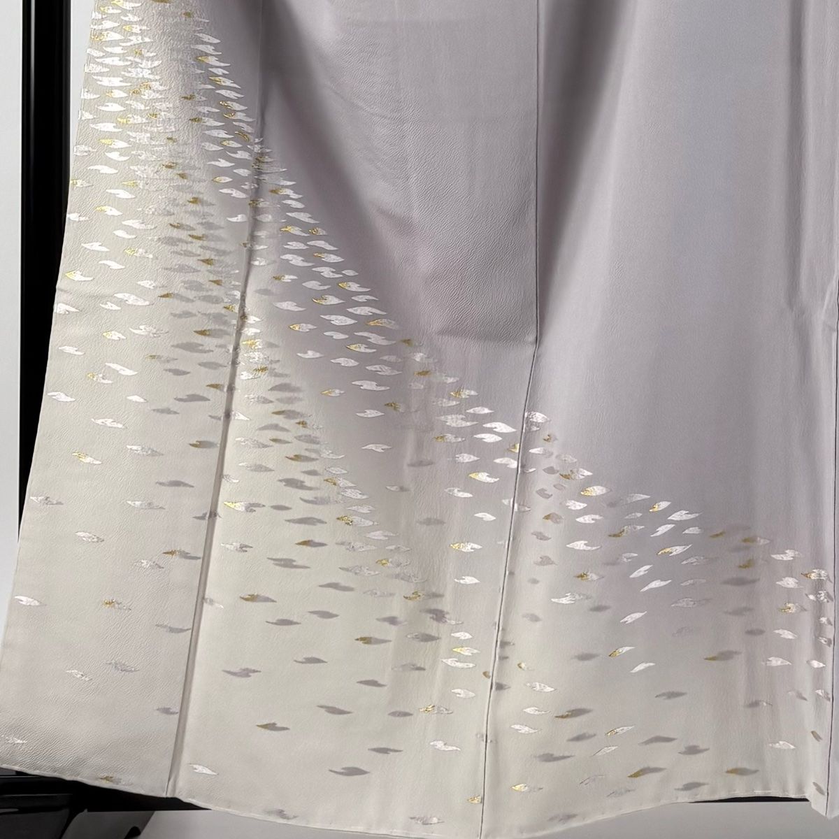 【最短翌日配送】 付下げ 身丈160.5cm 裄丈61.5cm S 袷 やまと 刺繍 金糸 薄紫 正絹 秀品 ギフトに最適。