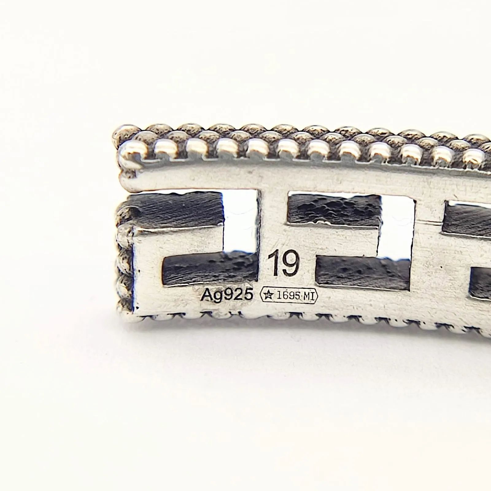 GUCCI グッチ アラベスク Gロゴ スクエア ブレスレット バングル 美品】GUCCI グッチ スクエアG アラベスクバングル 19 SILVER