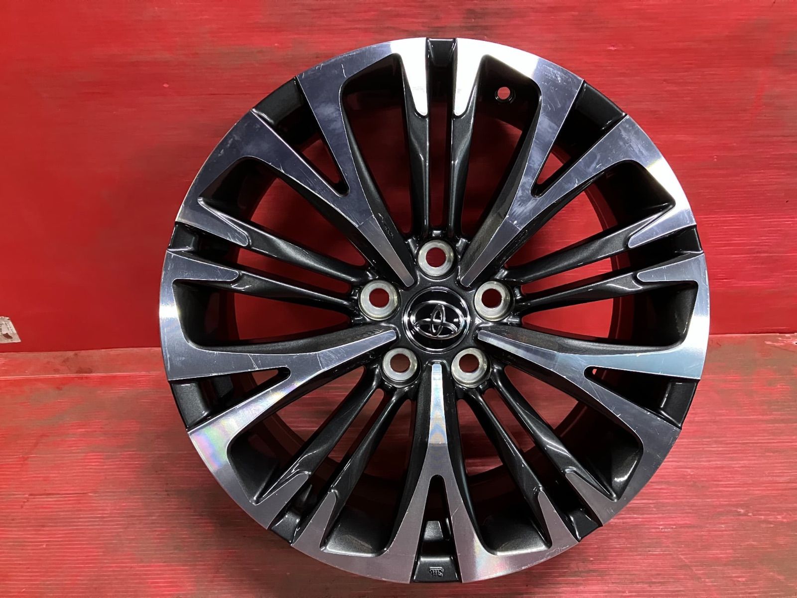 ホイール 18x7.0 50 114.3 5H トヨタ ヤリスクロス純正 4本SET FFCRYSTALESIA_COM