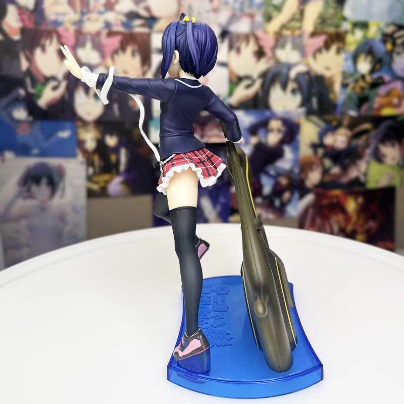 中二病でも恋がしたい！】小鳥遊六花 しゃがみポーズ 1/8