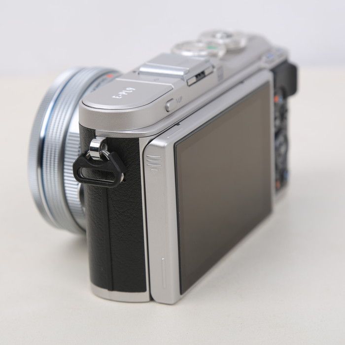 中古】(オリンパス) OLYMPUS E-PL9 14-42EZレンズキツト ブラツク  