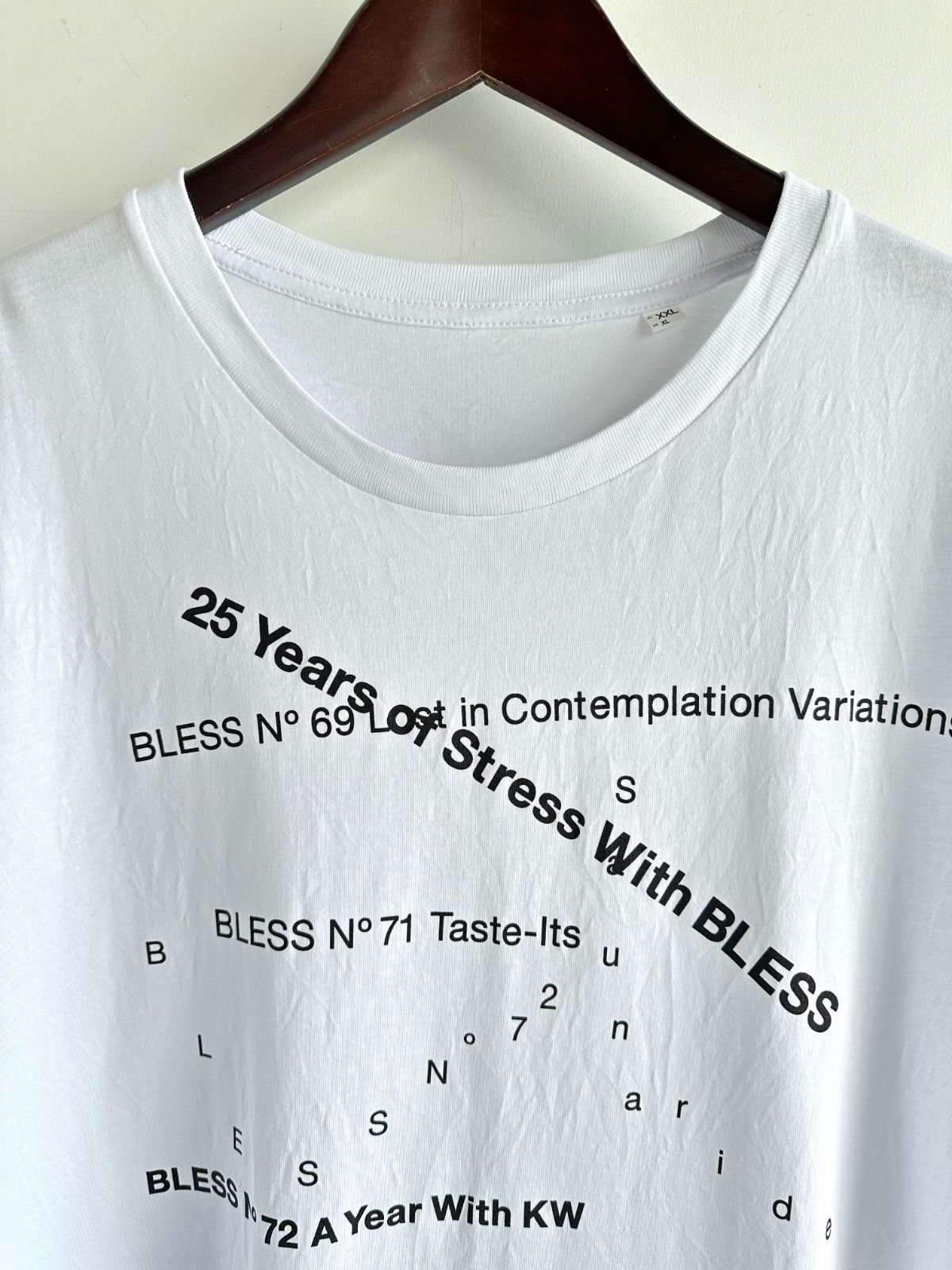 BLESS(ブレス) N°74 マルチコレクションTシャツ サイズXL - メルカリ
