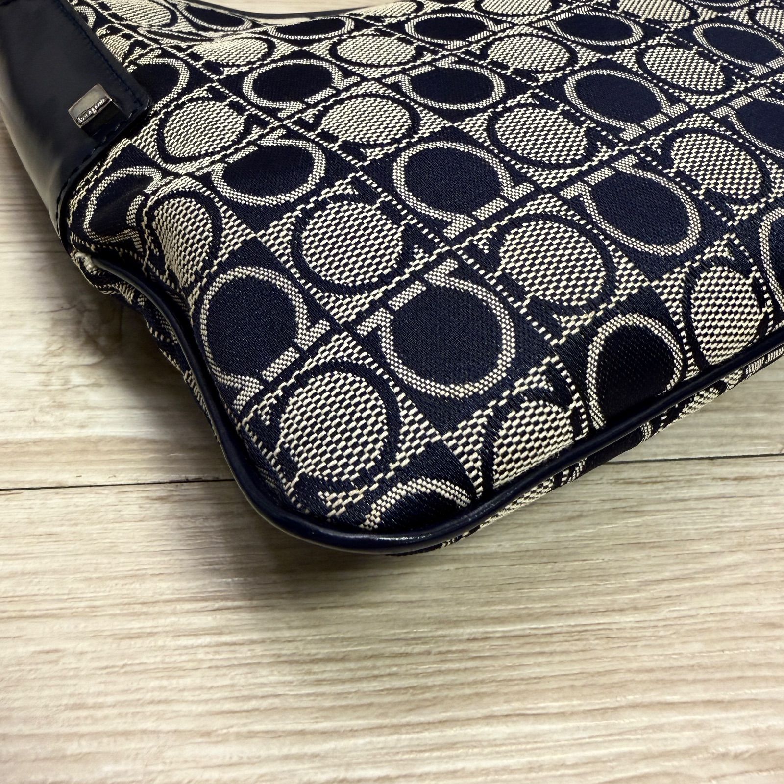 ✨Salvatore Ferragamo サルヴァトーレフェラガモ✨ ガンチーニ柄