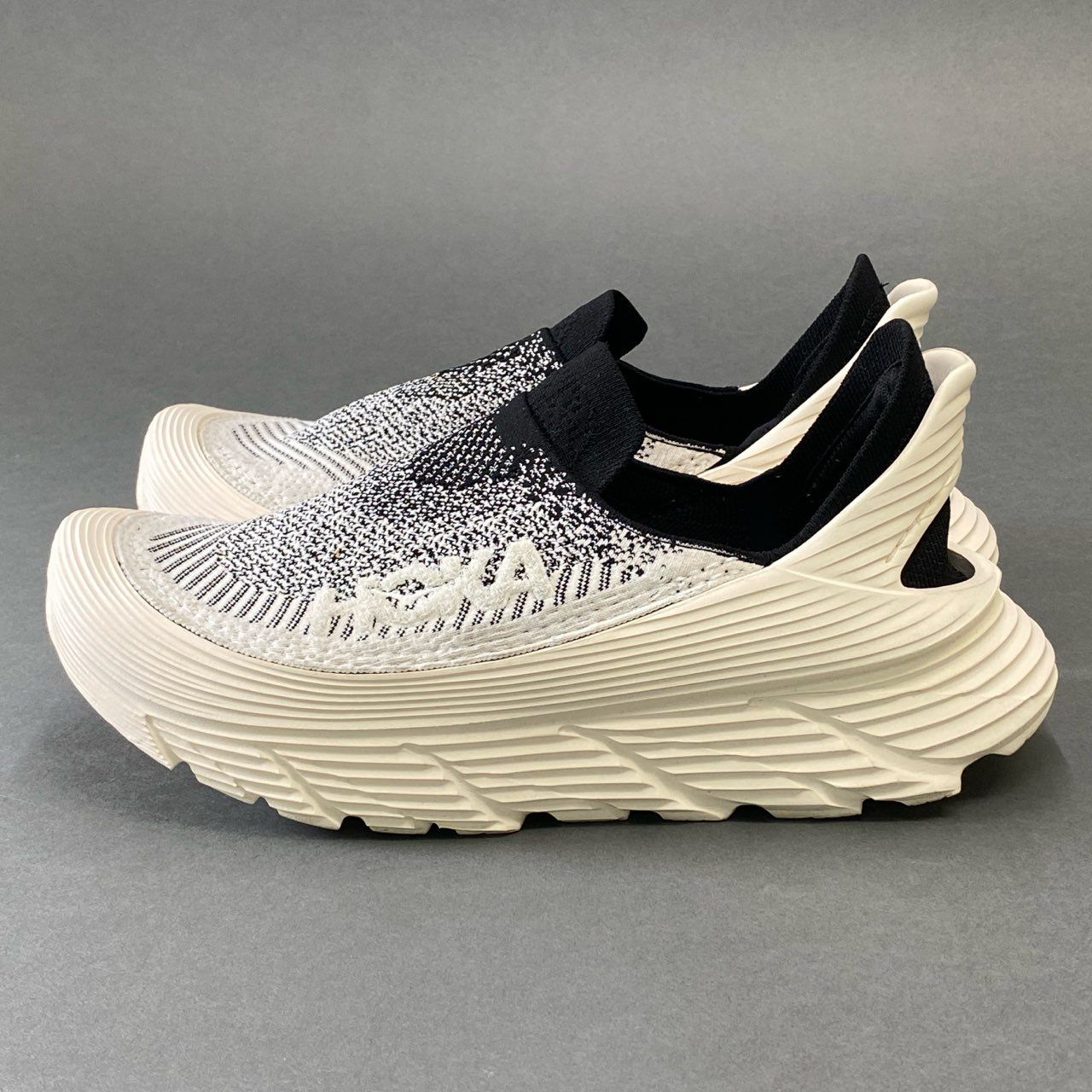 1g8 HOKA ONEONE ホカオネオネ U RESTORE TC リストア スリッポン 